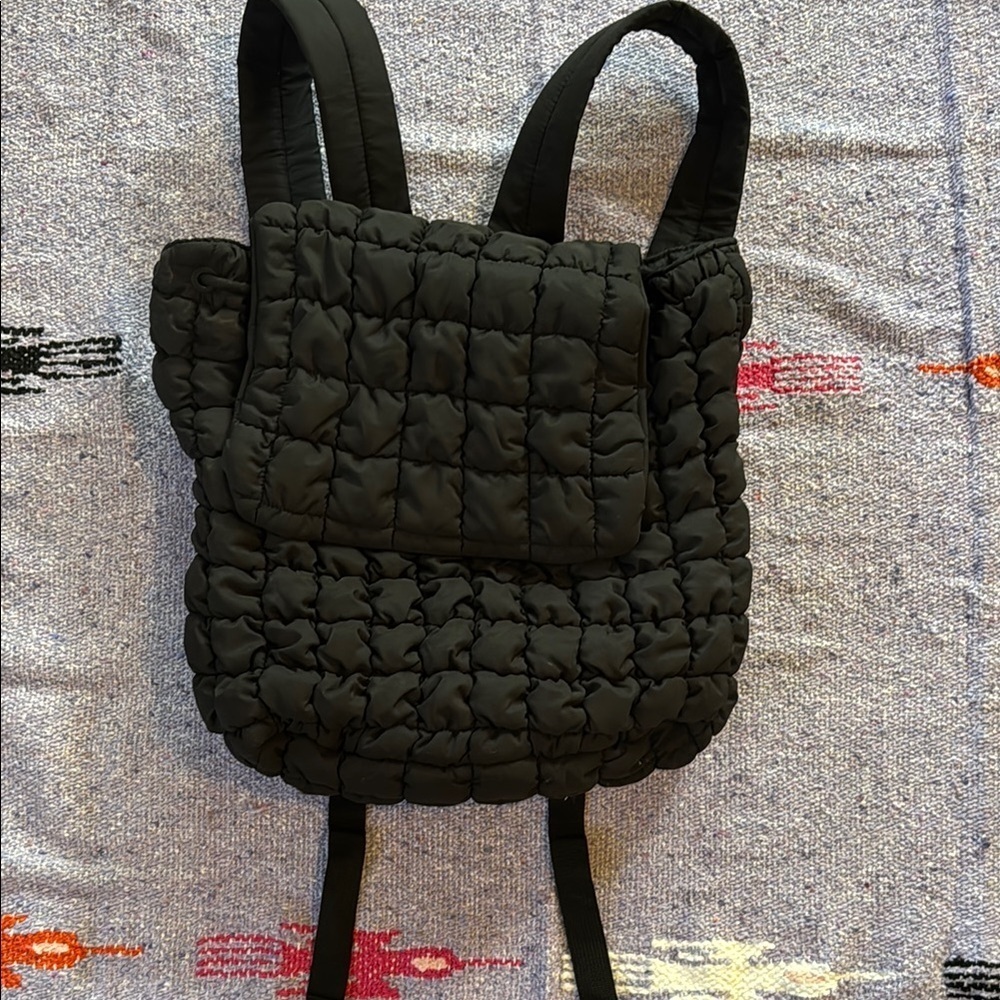 🍍Forever 21 quilted backpack 🍍ADJUSTABLE straps 🍍16” width🍍13” depth🍍